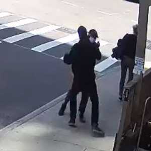 لحظة عملية الطعن المروعة