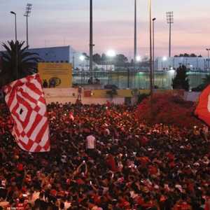 احتفالات خاصة تؤكد كرم ضيافة جمهور الوداد لفريق الأهلي