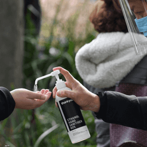 تعقيم اليدين والحفاظ على النظافة من أهم طرق تجنب جدري القرود