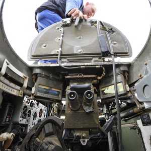 عربة قتالية مدرّعة من طراز "بي إم بي-1" (أرشيفية)