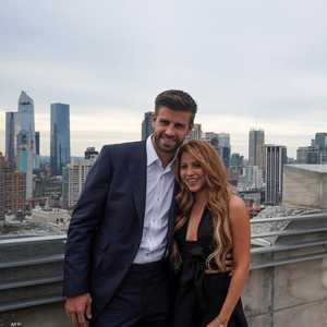 قصة حب طويلة تجمع شاكيرا وبيكيه.. أرشيفية