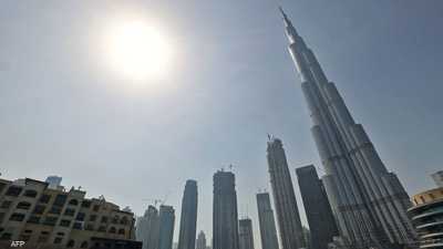 أرشيفية.. الشمس في سماء دبي بالإمارات