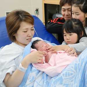 سجل الأطفال المولودين باليابان سنة 2021 تراجعا قياسيا. أرشيف