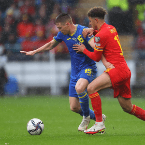 جانب من مباراة أوكرانيا وويلز