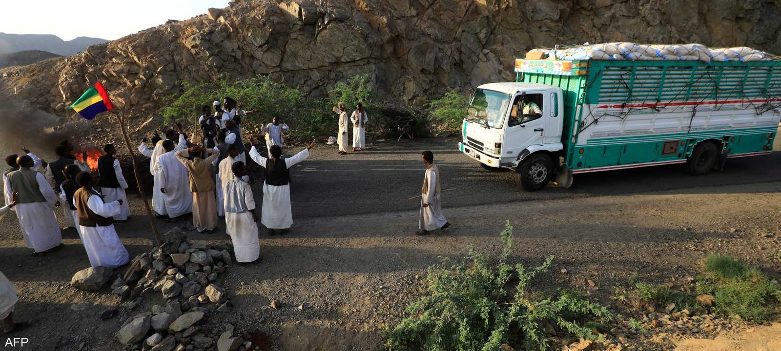 العام الماضي أغلقت المجموعة طريق بورتسودان الخرطوم