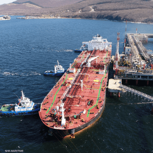ميناء كوزمينو النفطي في شرقي روسيا.