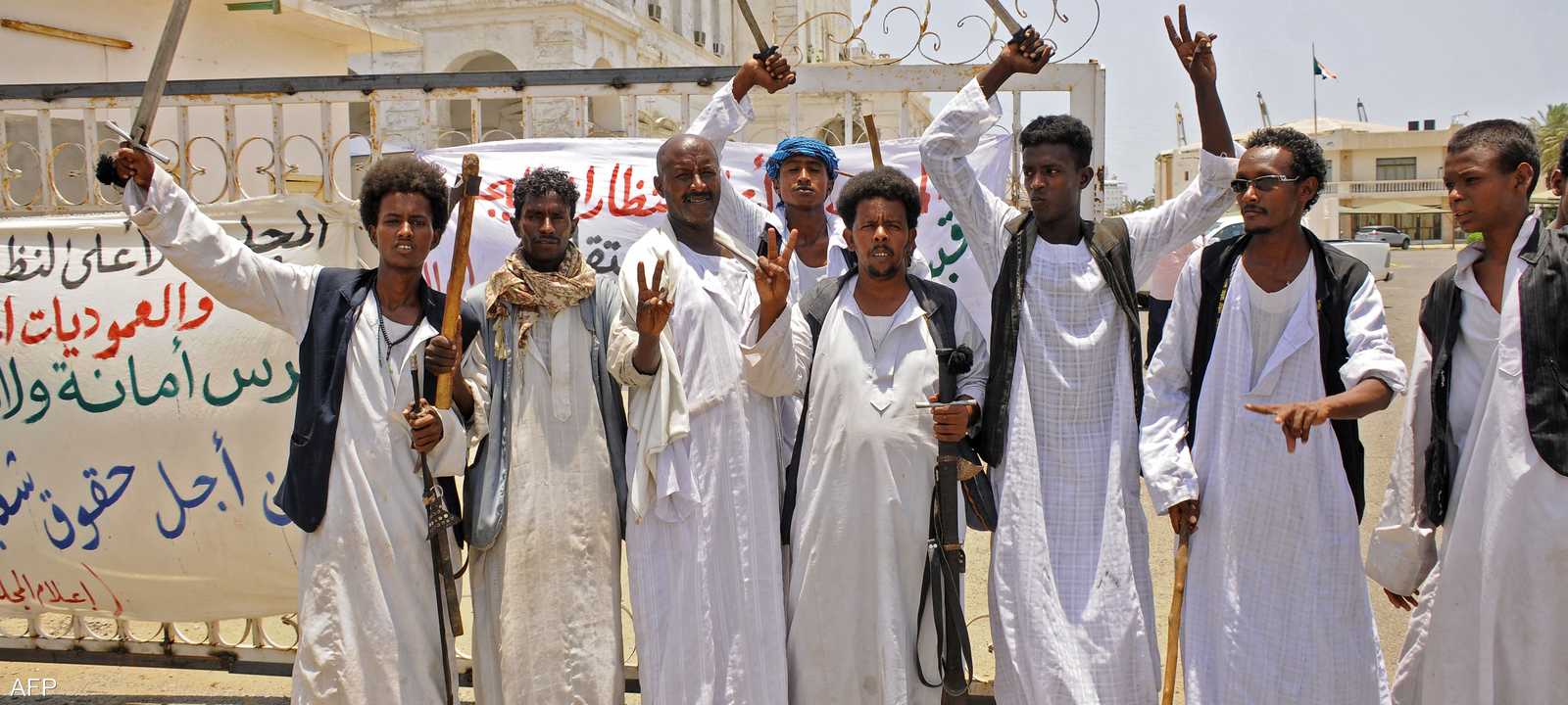 طالب المحتجون باستقالة والي بورسودان