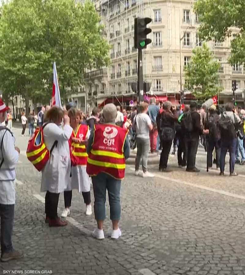 عمال الصحة في فرنسا يحتجون للمطالبة بتحسين الرواتب