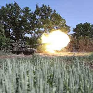 تعاني القوات الأوكرانية في الشرق نقصا في الإمدادات.