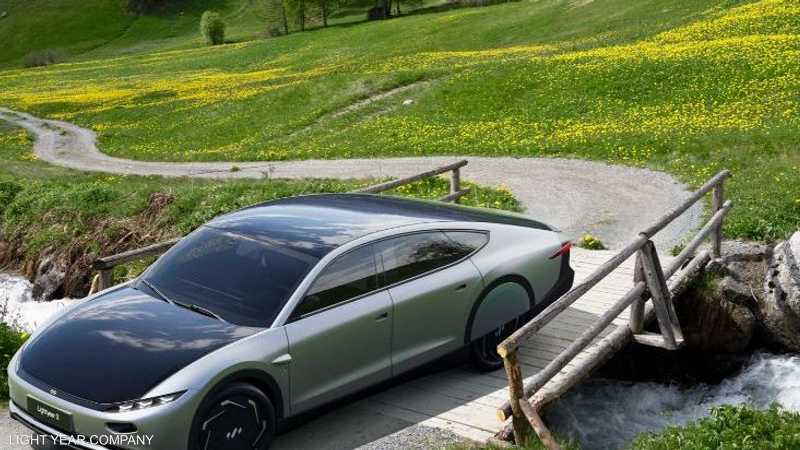 لايتيير أول سيارة بالطاقة الشمسية في العالم
