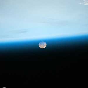 صورة التقطها رائد الفضاء سكوت كيلي للقمر من المحطة الدولية