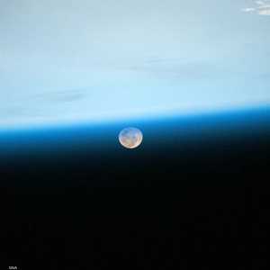 صورة التقطها رائد الفضاء سكوت كيلي للقمر من المحطة الدولية