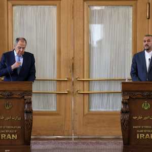 عبد اللهيان ولافروف خلال مؤتمر صحفي بطهران، الخميس.