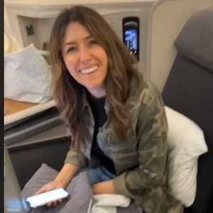 كاميل فاسكيز على متن الرحلة