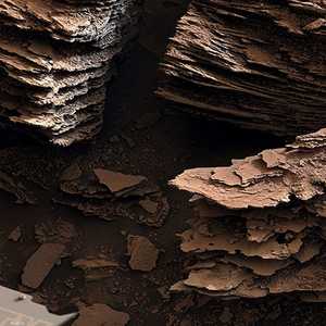 وجود معادن طينية تشكلت من البحيرات