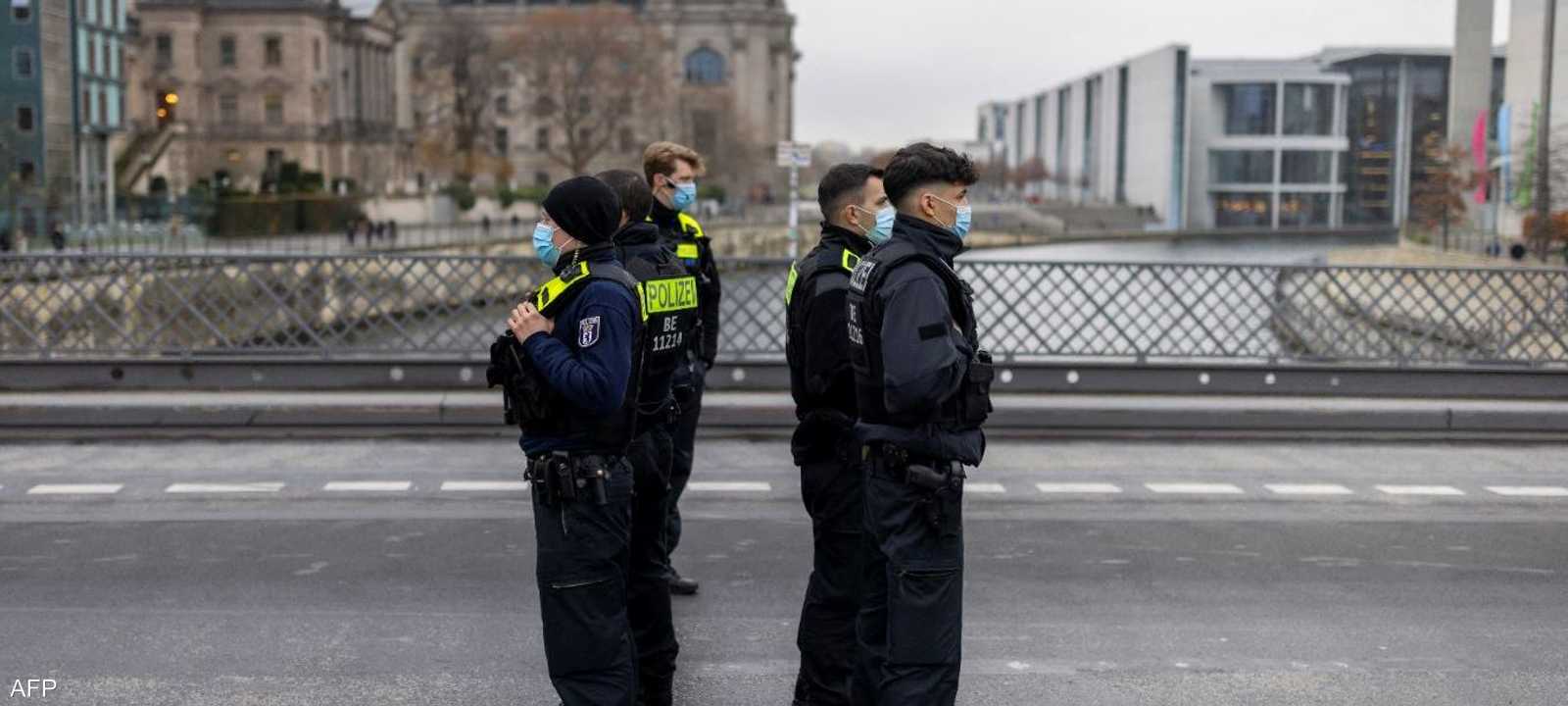 عناصر من الشرطة الألمانية في أحد شوارع برلين