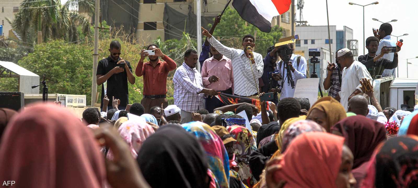 الشارع السوداني يطالب بحكم مدني