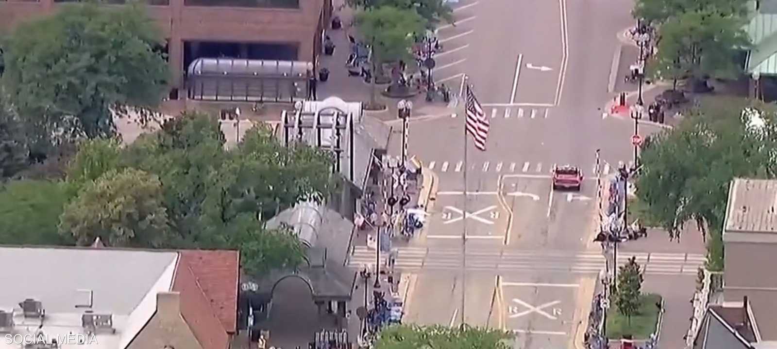 إطلاق نار خلال استعراض احتفالي بإحدى ضواحي شيكاغو