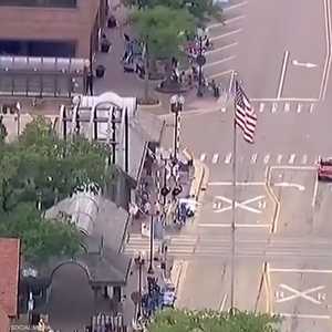 إطلاق نار خلال استعراض احتفالي بإحدى ضواحي شيكاغو