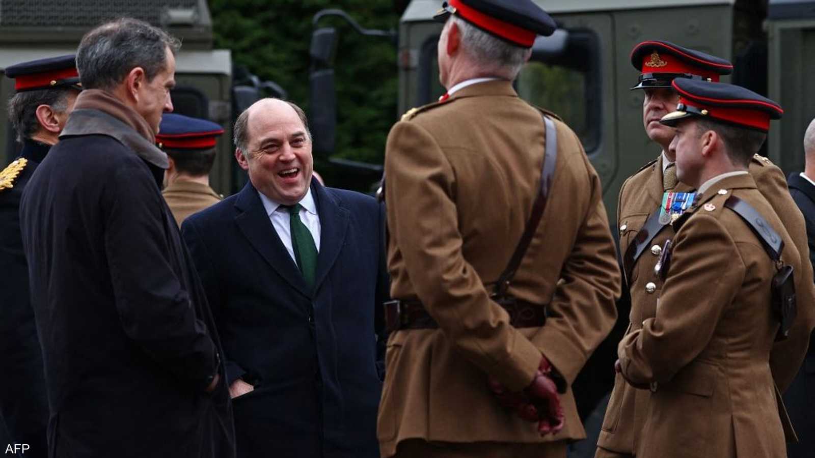 وزير الدفاع بن والاس