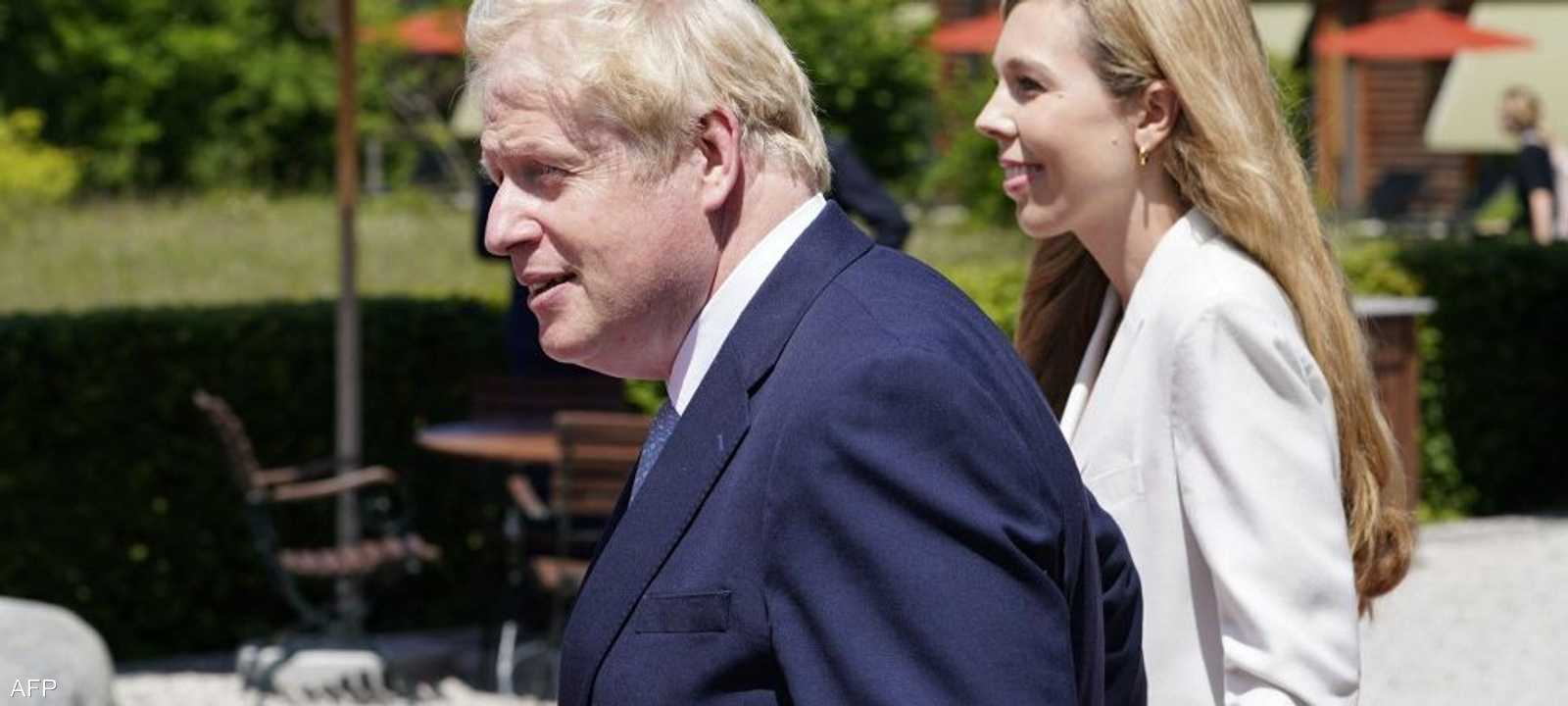 جونسون وزوجته يعتزمان إقامة حفل زفاف فخم