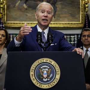 يتعرض الرئيس الديمقراطي لضغوط من مؤيديه