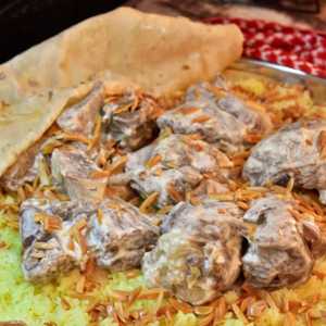 اشتهر الأردن بالمنسف كطبق وطني عربياً وإقليمياً