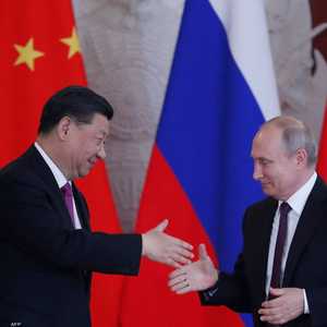 الرئيسان الروسي فلاديمير بوتن والصيني شي جين بينغ