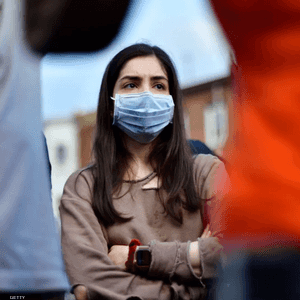 ارتداء الكمامة يقلل خطر الإصابة بفيروس كورونا المستجد