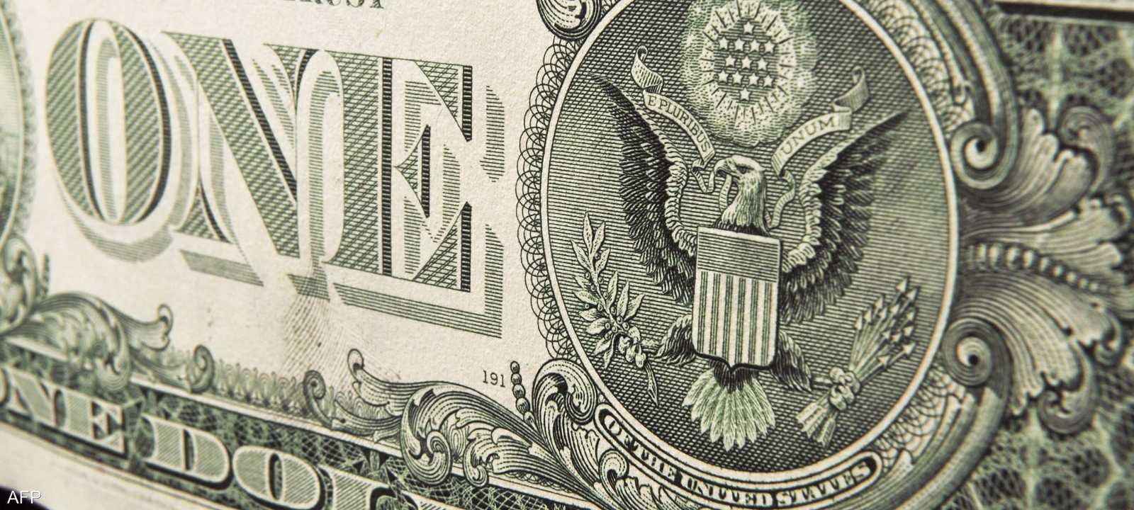 ارتفاع الدولار مرهون برفع الفائدة في الولايات المتحدة