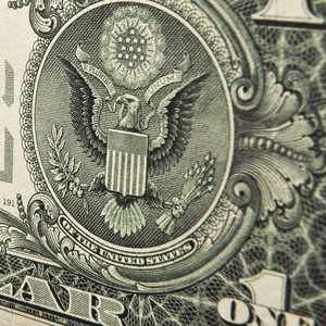 ارتفاع الدولار مرهون برفع الفائدة في الولايات المتحدة