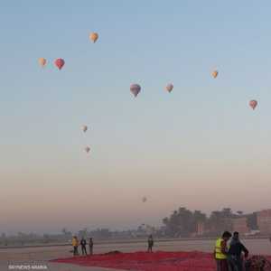 قررت السلطات وقف نشاط طيران المناطيد بالأقصر مؤقتا