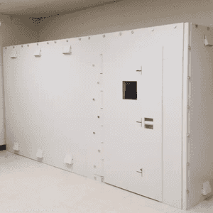 عدة مدارس استعانت بالحجرات لأجل حماية التلاميذ