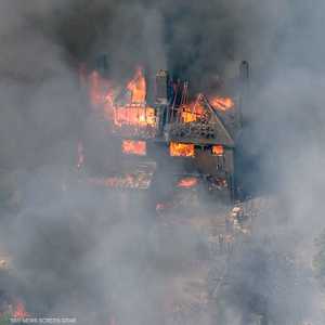 الحرائق تجتاح مناطق مختلفة من بريطانيا