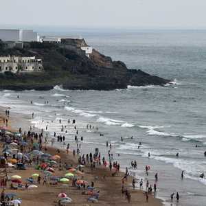 يضم المغرب عددا مهما من الشواطئ التي تعرف إقبالا خلال الصيف