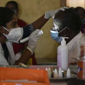 فحص العينين مهم لمعرفة الإصابة بعدد من الأمراض..أرشيفية