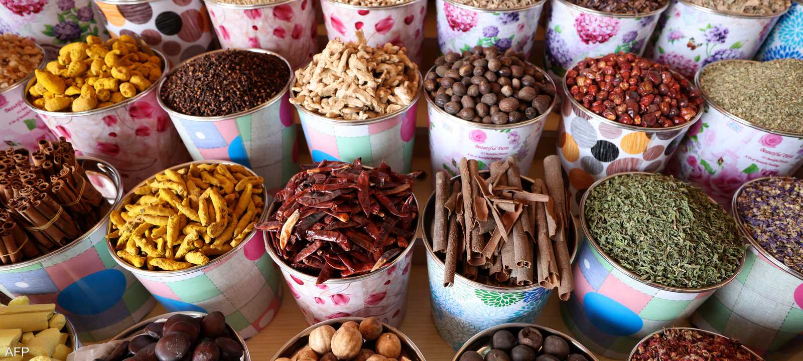 خبراء الصحة يحذرون من مخاطر التداوي بالأعشاب