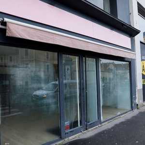 غرامة مالية لكل متجر فرنسي لا يغلق أبوابه