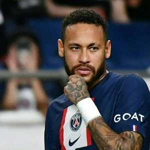 النجم البرازيلي نيمار لاعب باريس سان جرمان