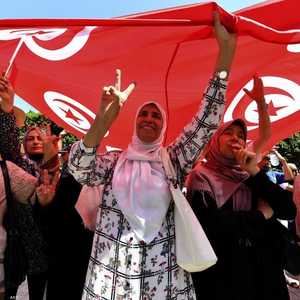 تونس ستدخل مرحلة سياسية جديدة بعد الموافقة على الدستور شعبيا