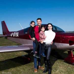 طيار يستغل الوقت في فترة الحجر بصناعة طائرة خاصة