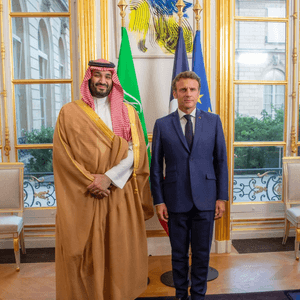 ولي العهد السعودي التقى ماكرون في باريس