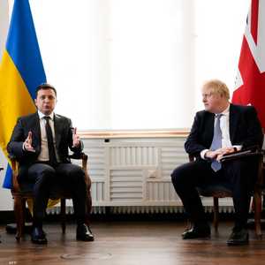 زيلينسكي يتطلع لمنح جونسون الجنسية الأوكرانية