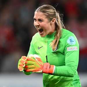 ماري إيربس حارسة مرمى منتخب إنجلترا لكرة القدم النسائية