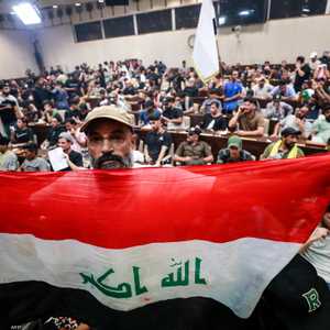 أنصار الصدر اقتحموا مقر البرلمان العراقي، السبت.