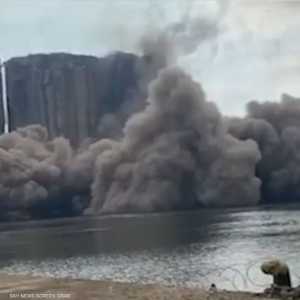 انهيار جزء من صوامع القمح في مرفأ بيروت