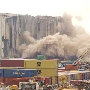 انهيار جزء من صوامع الحبوب في مرفأ بيروت