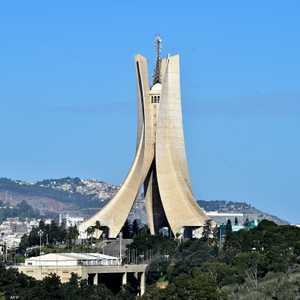 قانون جديد لتنظيم وجذب الاستثمارات بالجزائر