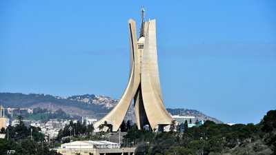 قانون جديد لتنظيم وجذب الاستثمارات بالجزائر