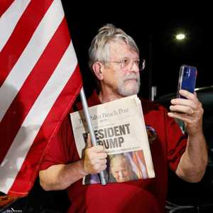 أنصار ترامب تجمعوا أمام مقر إقامته